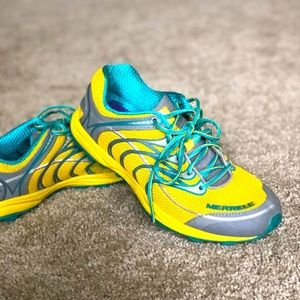 Size 7 Merrell women’s tennis shoes